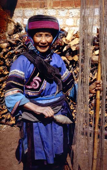 For the Bai and the Hmong-Miao people, living in south-west China and northern Vietnam, the hemp plant, till today, stands in the center of economy and culture.
